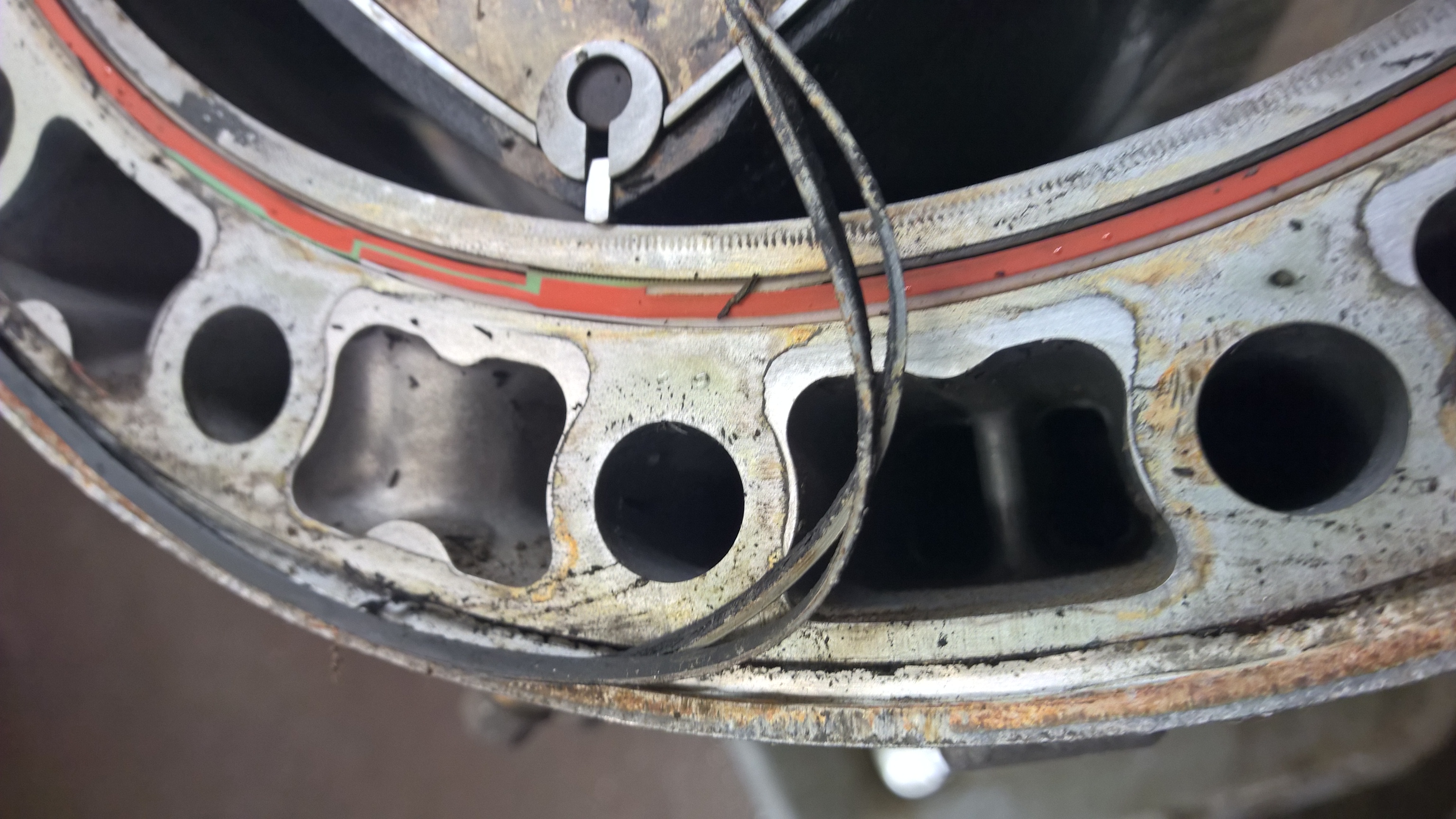 Avoid Costly Repairs Understanding Oil Contamination - rijr37r